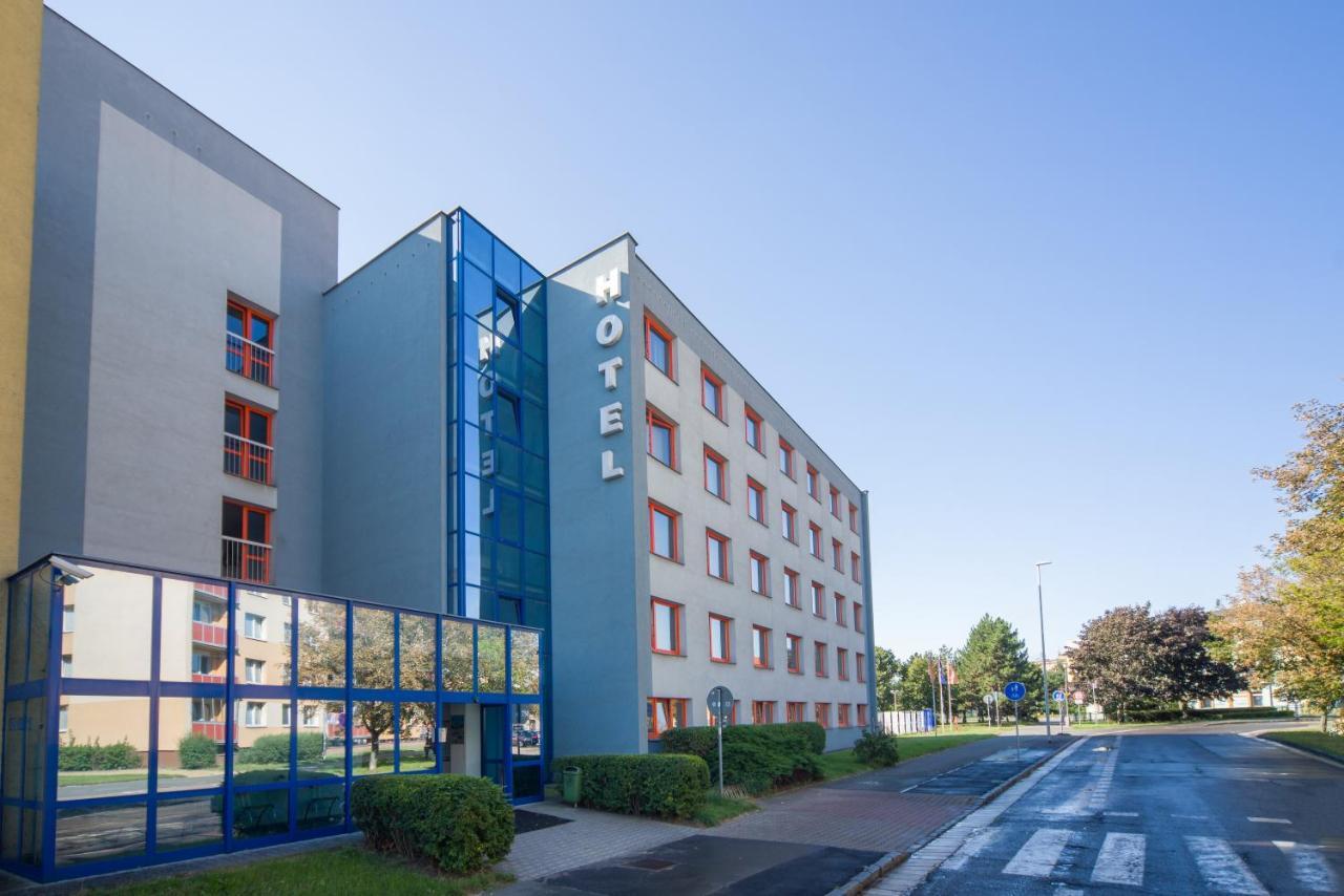 Hotel Arnost Garni Pardubice Exteriör bild